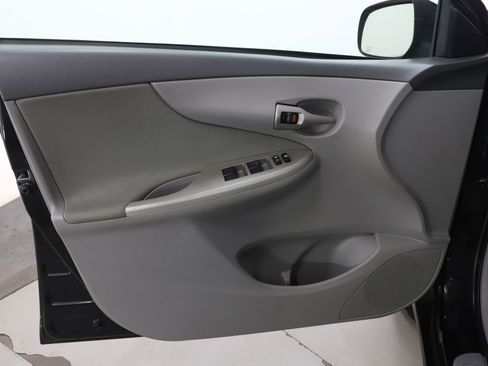 Used 2010 Toyota Corolla LE image 19