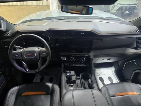 Used 2025 GMC Sierra 1500 AT4 AWD/4WD image 4