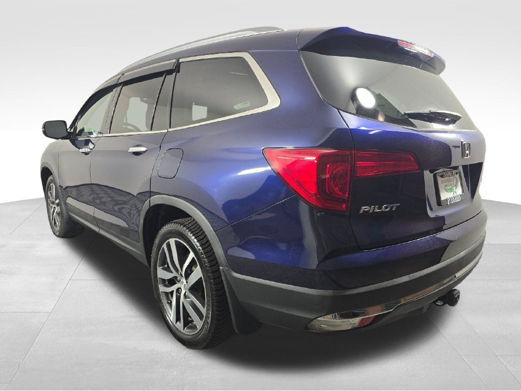 Used 2018 Honda Pilot Touring image 5