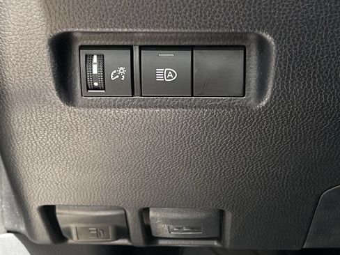 Used 2025 Toyota RAV4 XLE AWD/4WD image 20