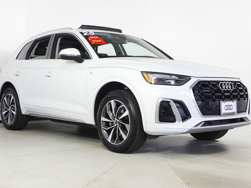 Used 2023 Audi Q5 2.0T Premium w/ Convenience Package image 4