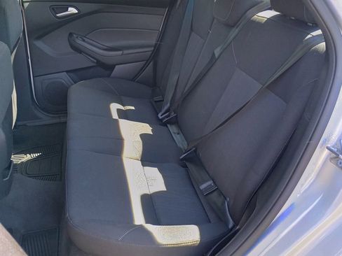 Used 2018 Ford Focus SE w/ Cold Weather Package FWD image 18
