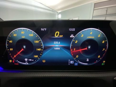 Used 2023 Mercedes-Benz CLA 250 4MATIC image 15