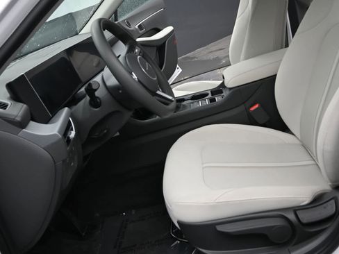 Certified 2025 Hyundai Sonata SE image 17