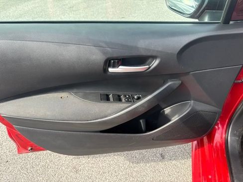 Used 2021 Toyota Corolla LE FWD image 14