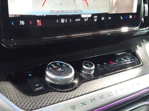 Used 2025 Ford Expedition Platinum w/ Stealth Performance Package image 37