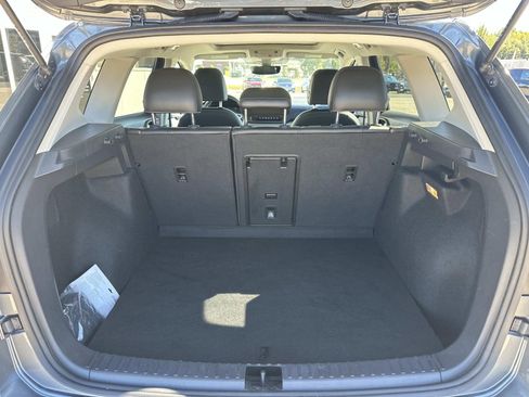 Certified 2023 Volkswagen Taos SE w/ Panoramic Sunroof Package image 6