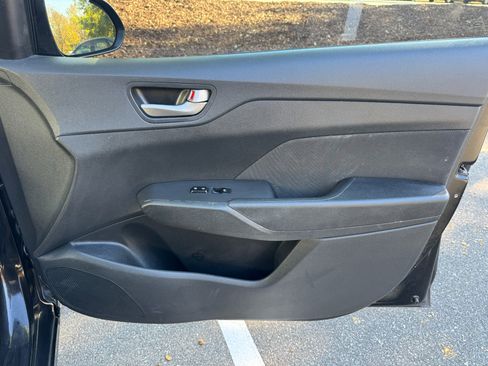 Used 2020 Hyundai Accent SE image 44