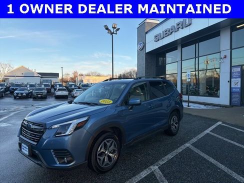 Used 2023 Subaru Forester Premium image 1