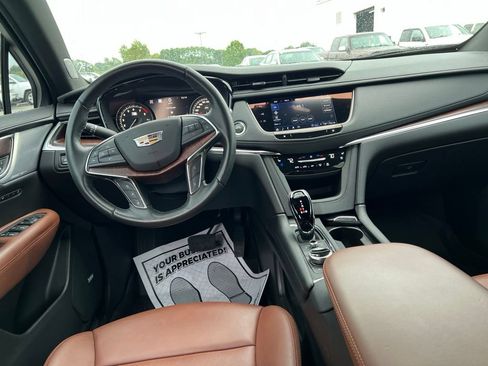 Used 2023 Cadillac XT5 Premium Luxury w/ Technology Package AWD/4WD image 15