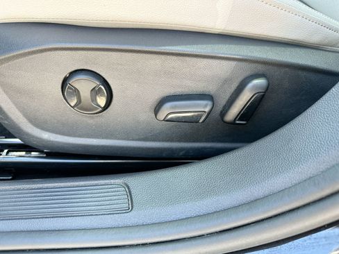 Used 2024 Volkswagen Jetta SE FWD image 12