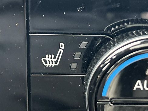 Used 2023 Nissan Rogue SL image 32