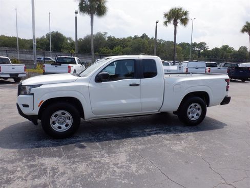 Used 2024 Nissan Frontier S RWD image 2