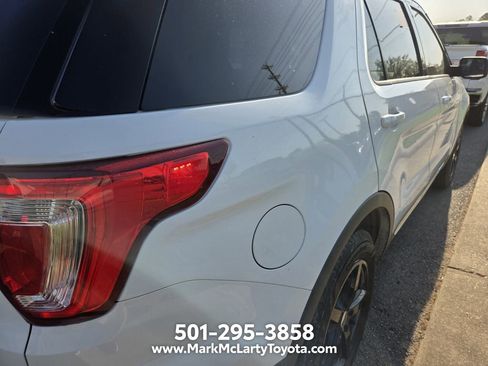 Used 2018 Ford Explorer XLT FWD image 9