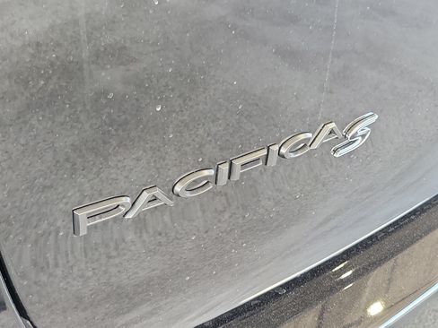 New 2026 Chrysler Pacifica Select FWD image 6