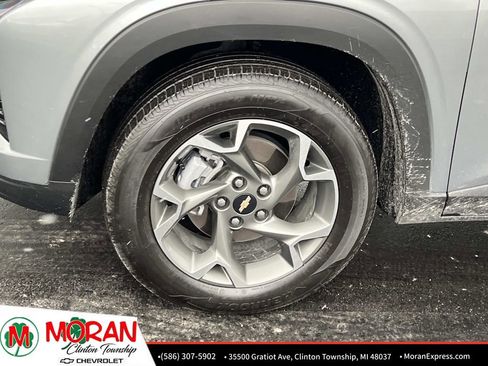 Certified 2024 Chevrolet Trax LT w/ Driver Confidence Package image 10