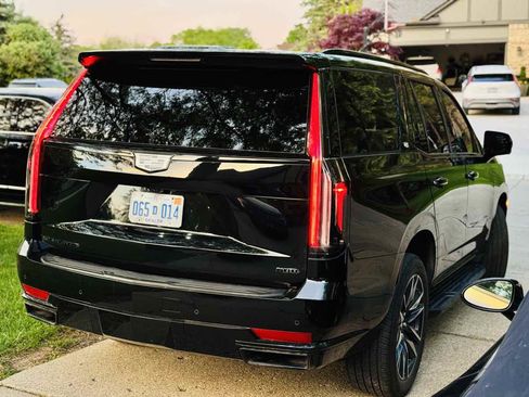 Used 2023 Cadillac Escalade Sport AWD/4WD image 5