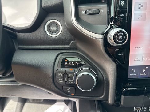 New 2026 RAM 1500 Big Horn AWD/4WD image 14