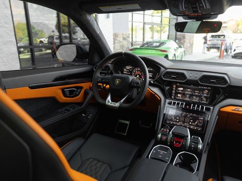 Used 2024 Lamborghini Urus S AWD/4WD image 23