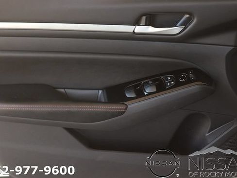 Certified 2024 Nissan Altima 2.5 SR FWD image 10