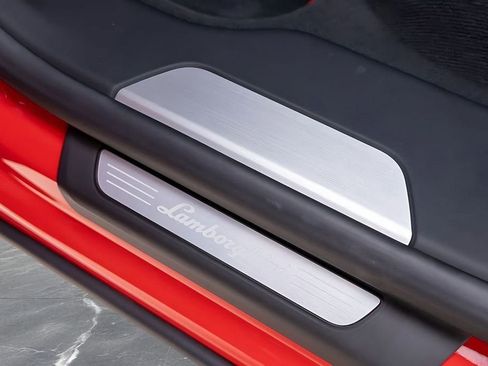 Used 2022 Lamborghini Urus Base image 35