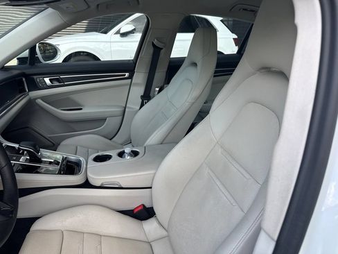 Certified 2023 Porsche Panamera 4 Platinum Edition AWD/4WD image 5