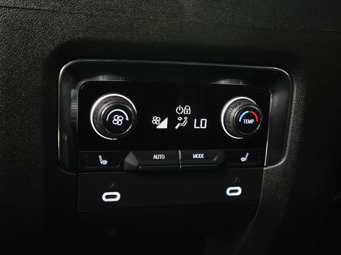 Used 2023 Chevrolet Suburban High Country AWD/4WD image 17