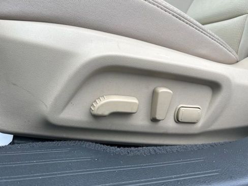 Used 2015 Subaru Legacy 2.5i Premium AWD/4WD image 12