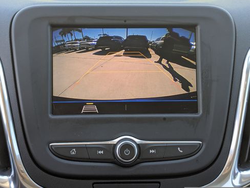 Used 2020 Chevrolet Equinox LT image 26