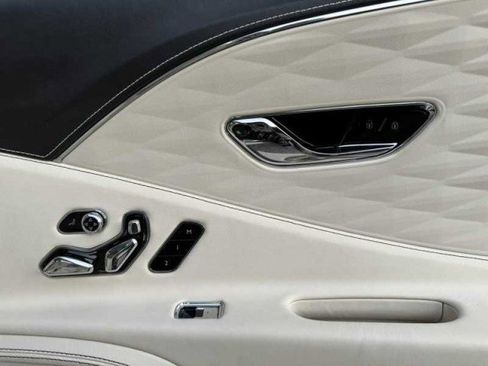 Used 2022 Bentley Flying Spur W12 image 67