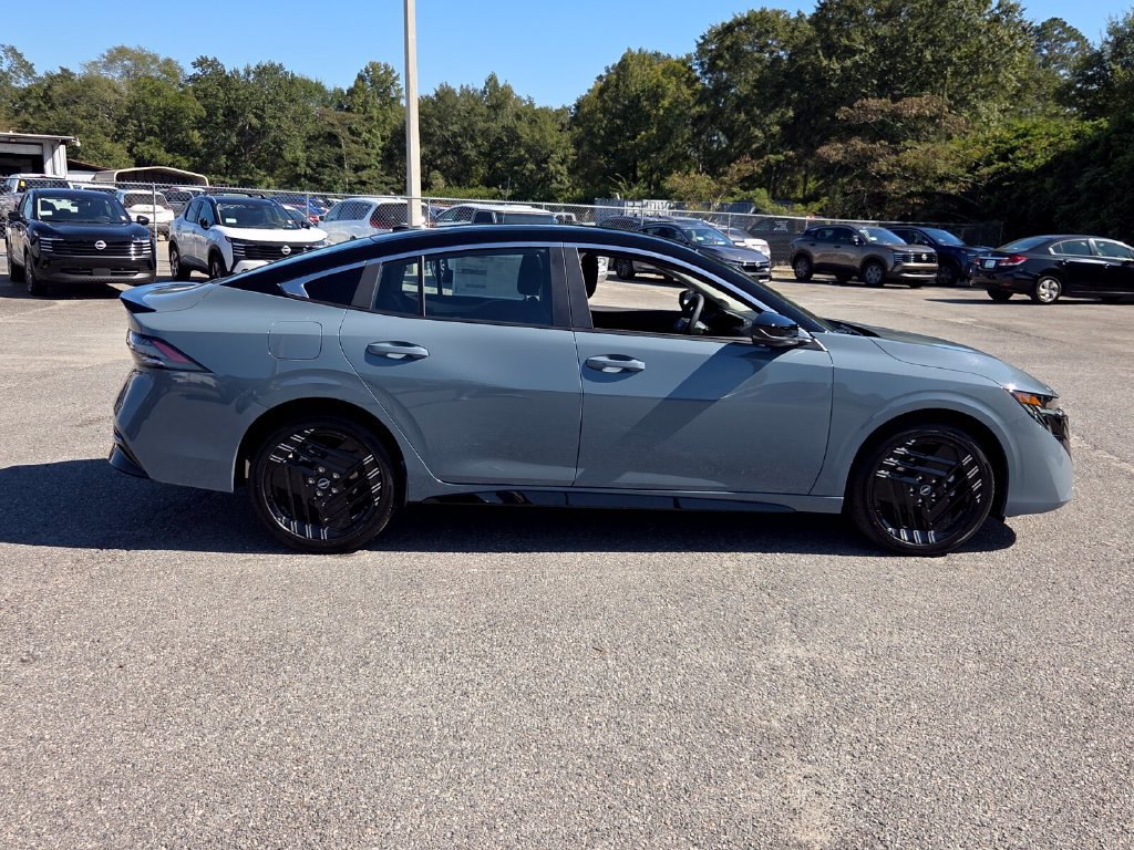 New 2027 Nissan Sentra SR FWD image 13