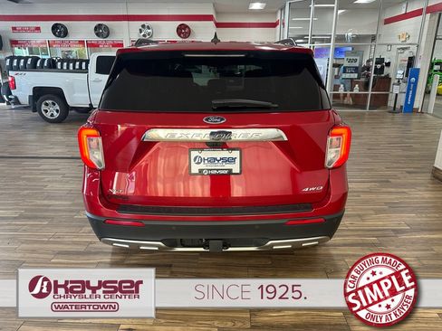 Used 2023 Ford Explorer XLT w/ Equipment Group 202A AWD/4WD image 4