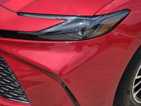 Used 2025 Toyota Camry XLE FWD image 6