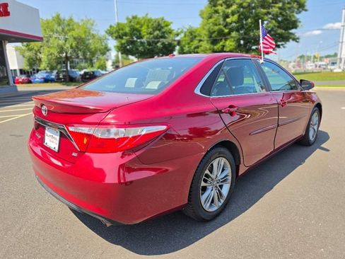 Used 2017 Toyota Camry SE FWD image 6