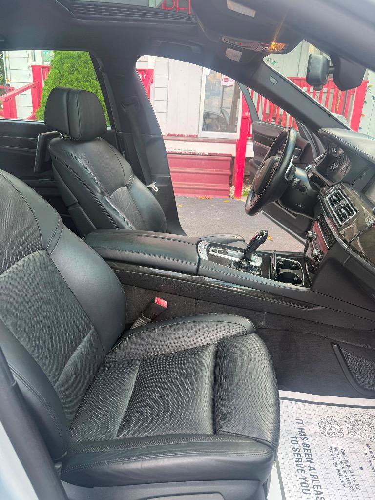 Used 2013 BMW 750Li RWD image 34