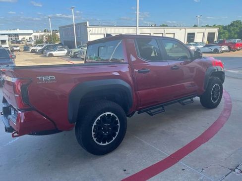 Used 2025 Toyota Tacoma TRD Off-Road w/ TRD Off Road Premium Package AWD/4WD image 5