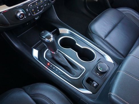 Used 2019 Chevrolet Traverse RS image 20