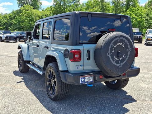 Used 2023 Jeep Wrangler Unlimited Sahara w/ Dual Top Group AWD/4WD image 9
