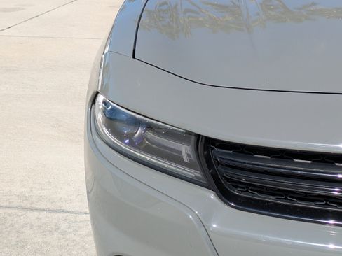 Used 2017 Dodge Charger SXT image 7