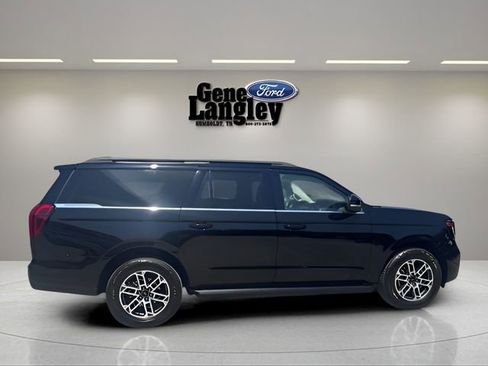 Used 2025 Ford Expedition Max Active AWD/4WD image 17