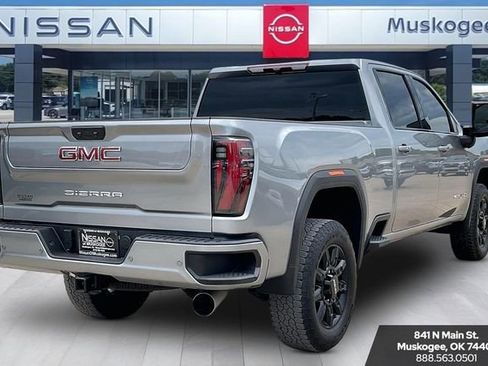 Used 2025 GMC Sierra 2500 AT4 AWD/4WD image 5
