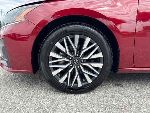 Used 2024 Nissan Altima 2.5 SV FWD image 38