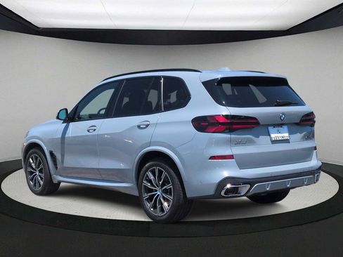Used 2026 BMW X5 xDrive40i w/ M Sport Package AWD/4WD image 6