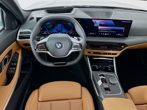Used 2025 BMW 330i Sedan w/ Premium Package RWD image 23