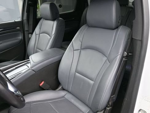 Used 2024 Buick Enclave Premium FWD image 11