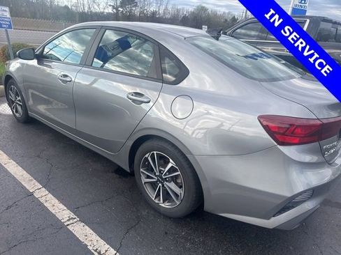 Used 2022 Kia Forte LXS FWD image 9