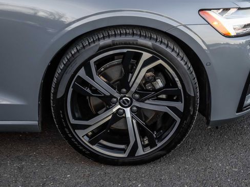 Used 2023 Volvo S60 B5 Plus w/ Climate Package image 7