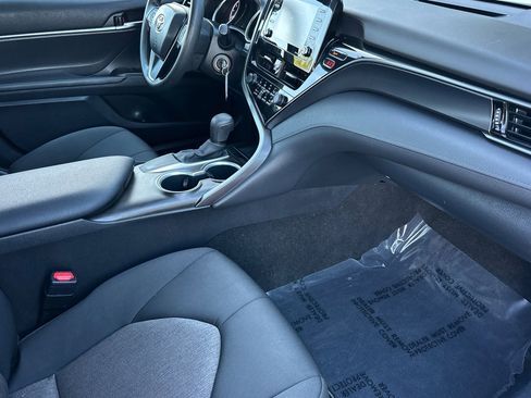 Used 2021 Toyota Camry LE image 18