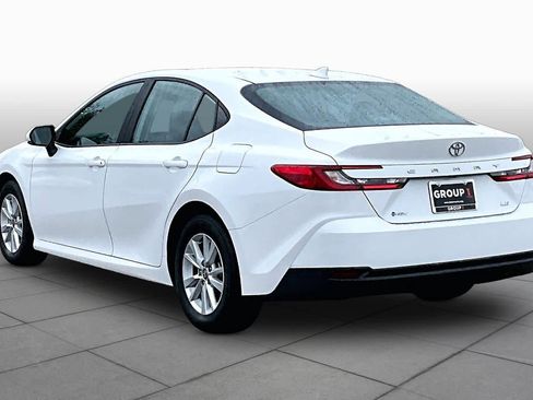 Used 2025 Toyota Camry LE FWD image 11