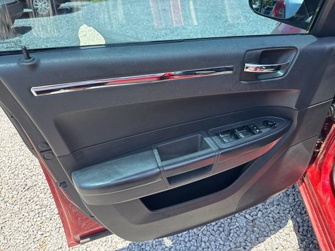 Used 2009 Chrysler 300 LX RWD image 12
